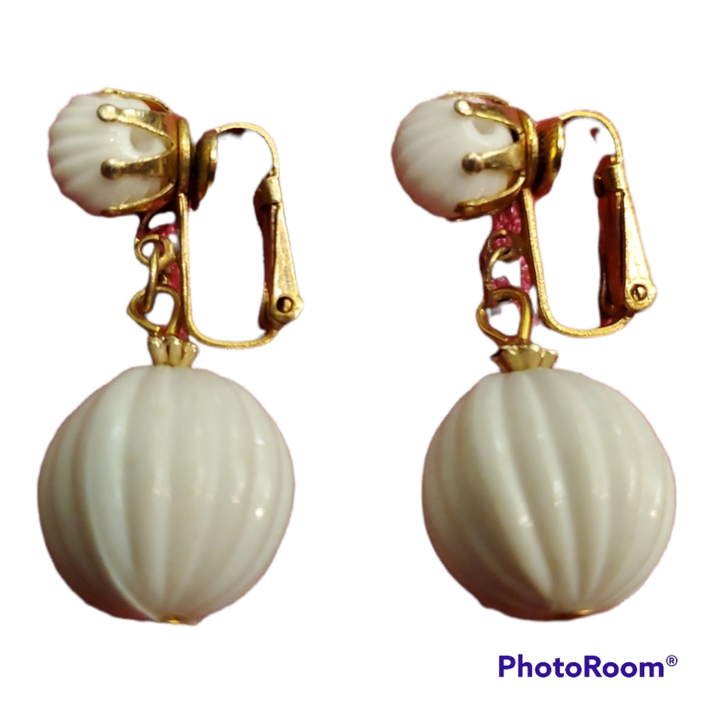 Vintage White Clip On Earrings